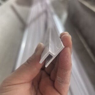 卡布灯箱软膜天花吊顶型材PVC龙骨缝隙收边天花卡条边框