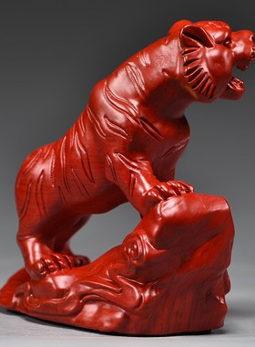 红色木雕老虎摆件实木质上山虎生肖工艺品家居办公桌面装饰工艺品