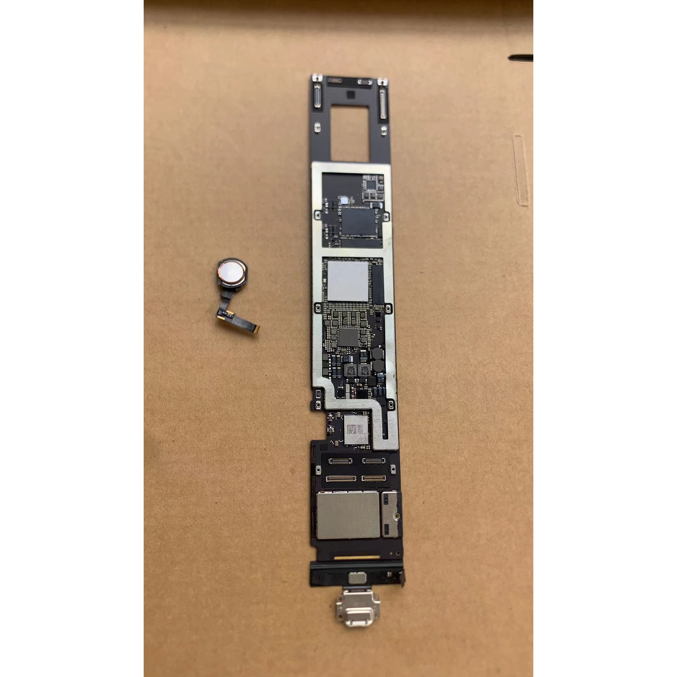 iPad pro10.5拆机原装主板A1701 A1673 A2152 A1674 Air3主板9.7