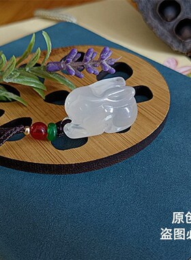 天然白玉髓小兔子吊坠可爱生肖属相兔项链立体玛瑙小白兔玉坠饰品