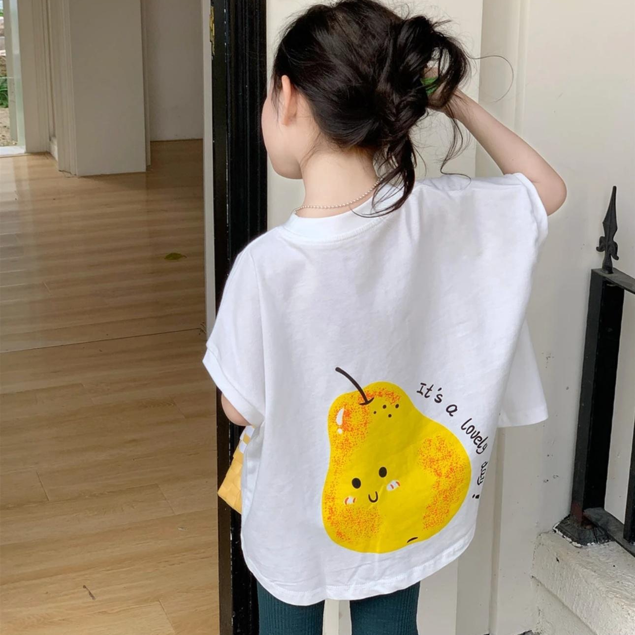 2025年夏季洋气新款梨子卡通印花短袖韩系九分喇叭裤套装