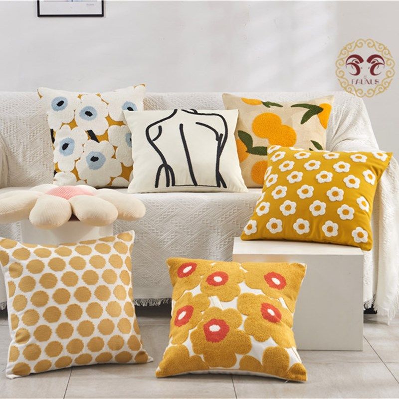 摩洛哥靠垫IN风 花朵橙子少女亮黄小新绣花靠刺绣客厅沙发抱枕