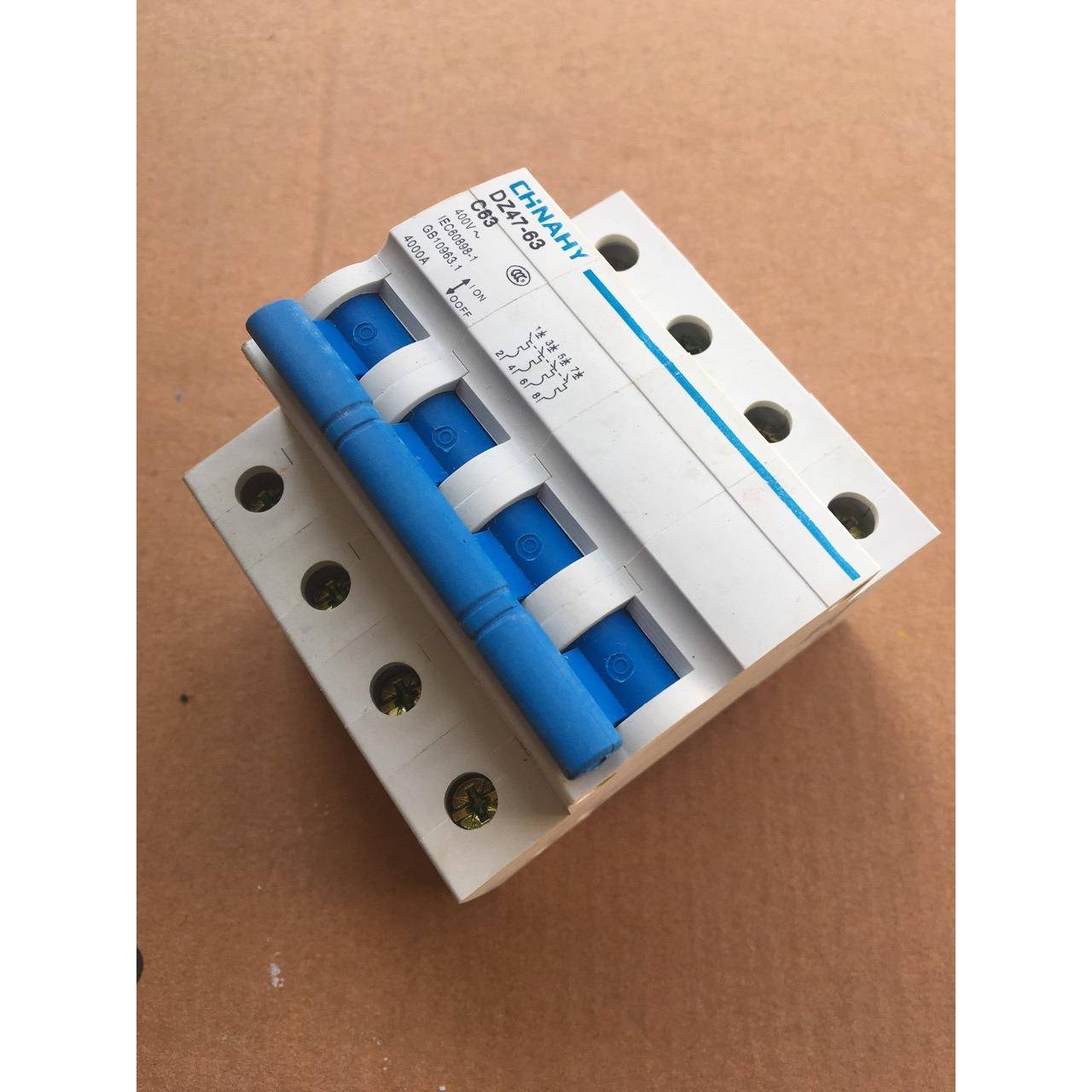 4P空开断路器DZ47-63高分断路器4P40A空气开关家用断路器