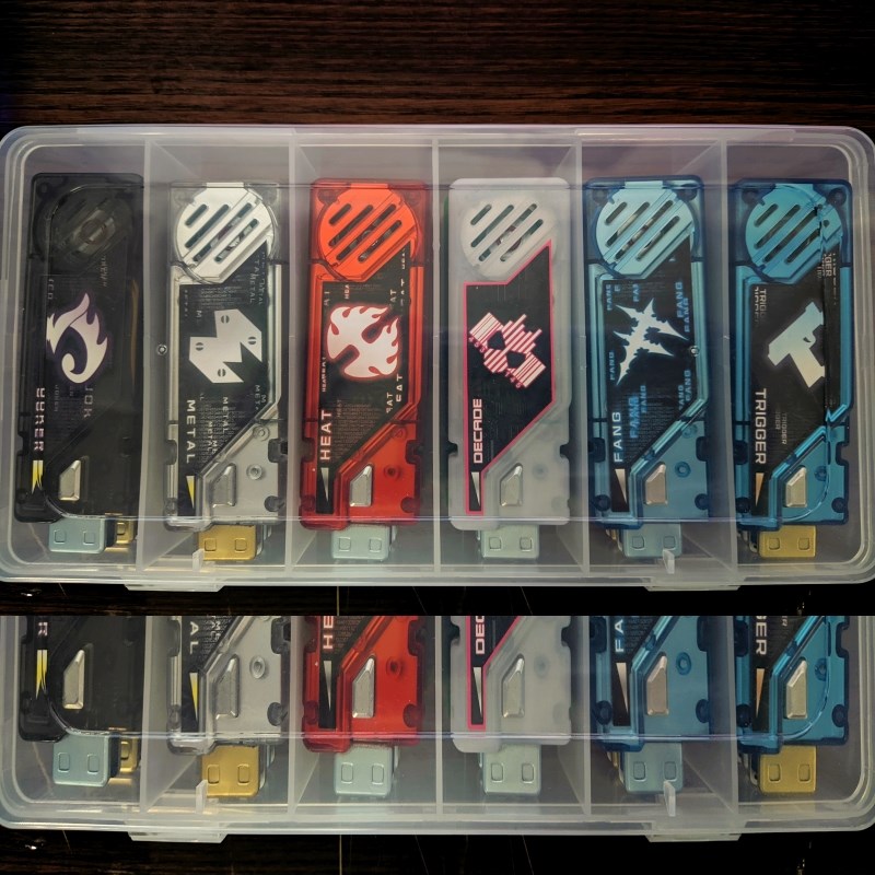 假面骑士w盖亚记忆体收纳盒台词记忆体防尘盒 固定6格带盖塑料盒