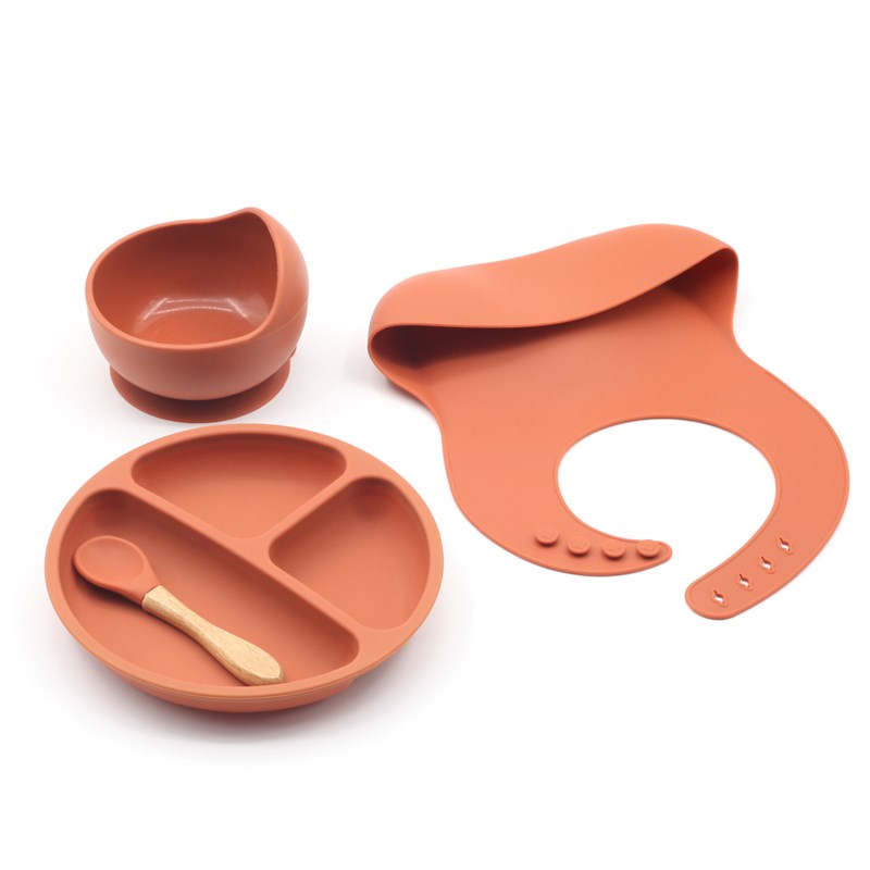 硅胶餐盘宝宝喂养餐具套装婴儿硅胶碗分格餐具儿童吸盘餐盘餐碗勺