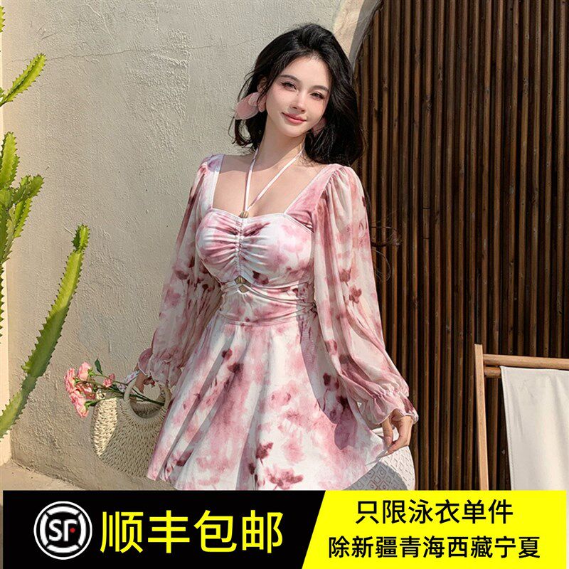 新款泳衣女大码显瘦泡温泉微胖女孩C长袖遮肉连体三角胖mm度假泳