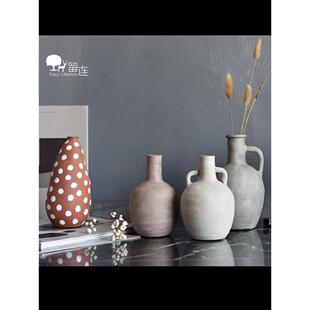 北欧侘寂单耳双耳波点陶瓷花瓶法式莫兰迪电视柜设计师艺术摆件