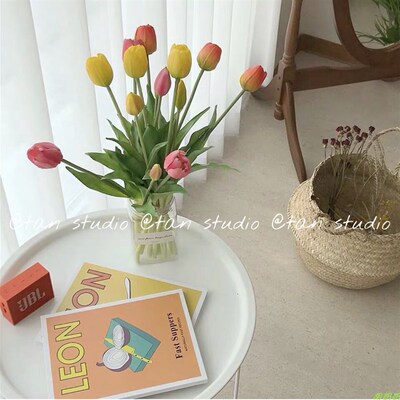 韩国风端郁金香仿真束家居房间书桌民宿软装饰摆拍摄道具