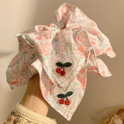 法式蕾丝爱心樱桃甜美白色方巾女