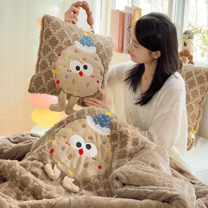 加厚双面绒抱枕被子两用二合一办公室午睡毯子可爱靠枕汽车载靠垫