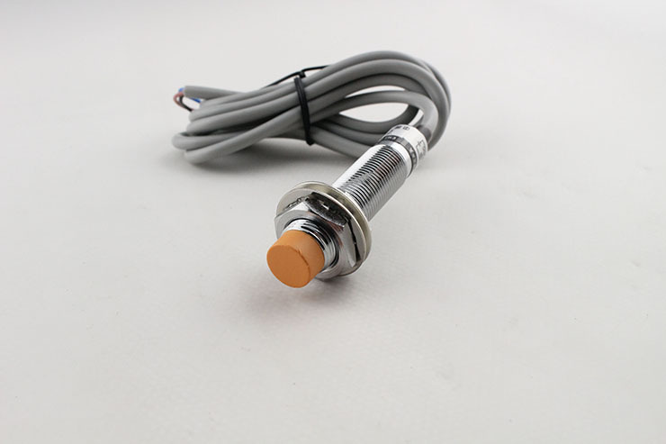 沪工接近开关LJA12M5N1N2P1P2D1D2N12P12A1A2A12电感式传感器