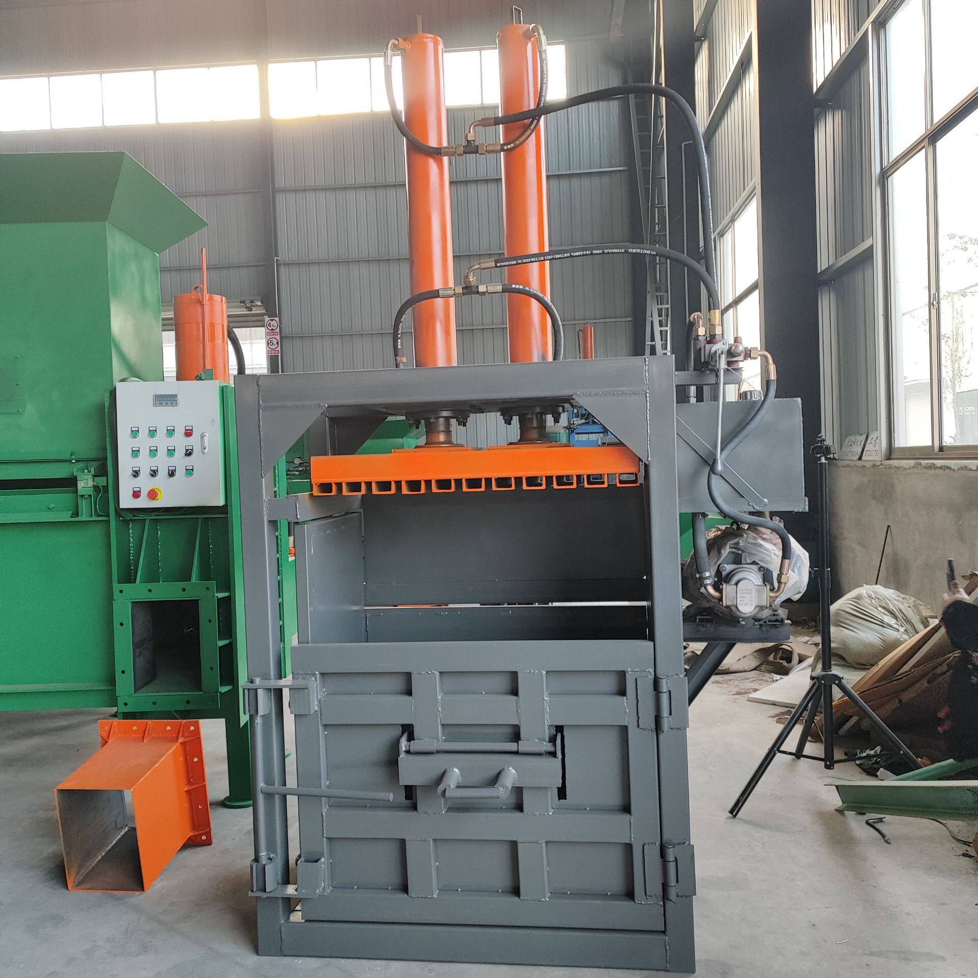 40吨立式编织袋棉花塑料袋压缩打包机