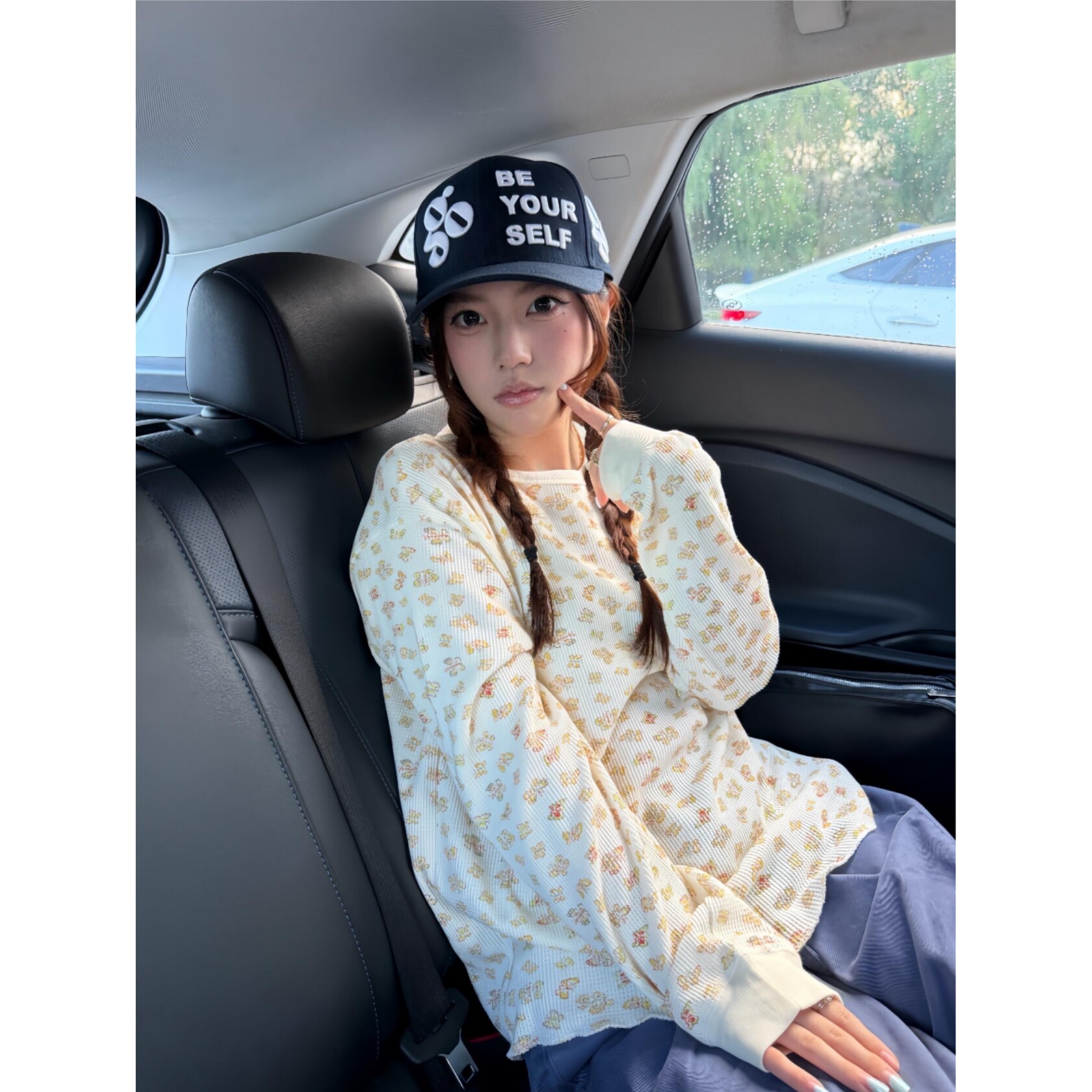 顽季果 淡奶系穿搭~手绘蝴蝶碎花满印华夫格圆领宽松长袖女T恤韩