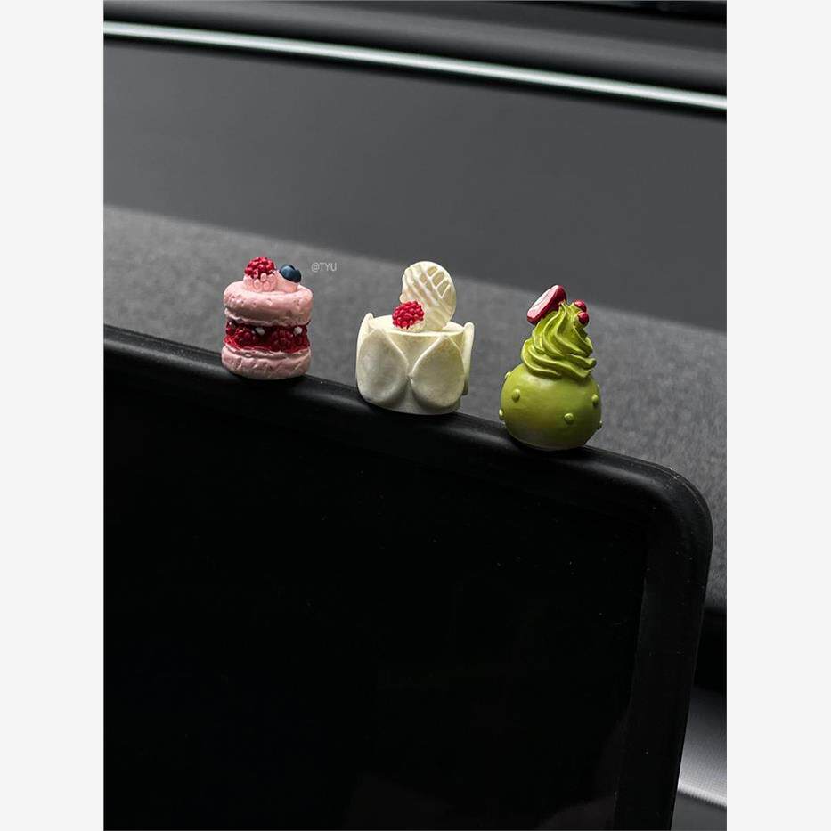 车载小可爱摆件蛋糕车机屏幕电脑显示器装饰汽车内饰治愈奶油蛋糕