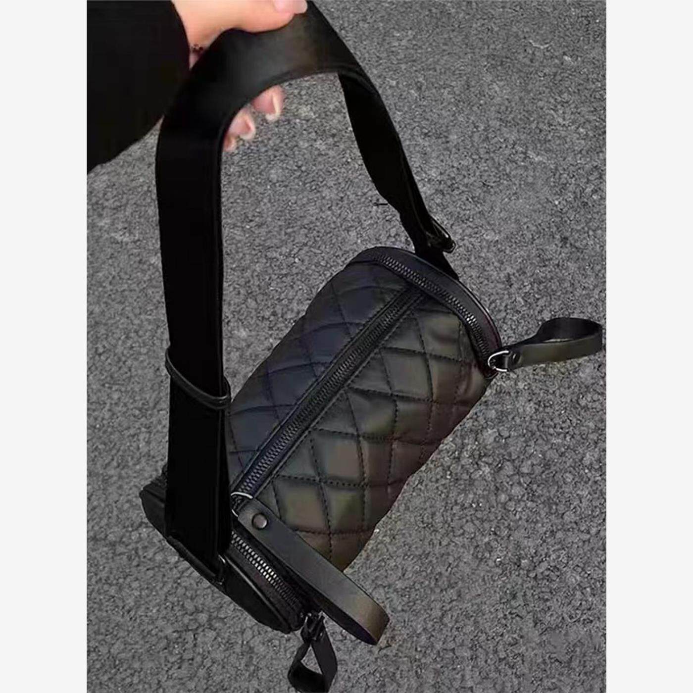 菱格圆筒包包女士大容量新款时尚牛津布枕头水桶包腰包通勤斜跨包