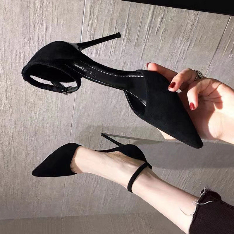 脚宽脚肥细跟尖头一字p扣带凉鞋女夏加宽加肥大码女鞋高跟鞋414