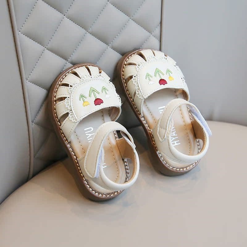 新款女宝宝凉鞋1一3岁小童公主鞋子夏季婴儿鞋防滑软X底包头学步