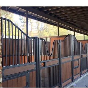 马房马厩马圈马术用品马场护栏萌宠乐园围栏牛羊养殖栅栏厂家定做