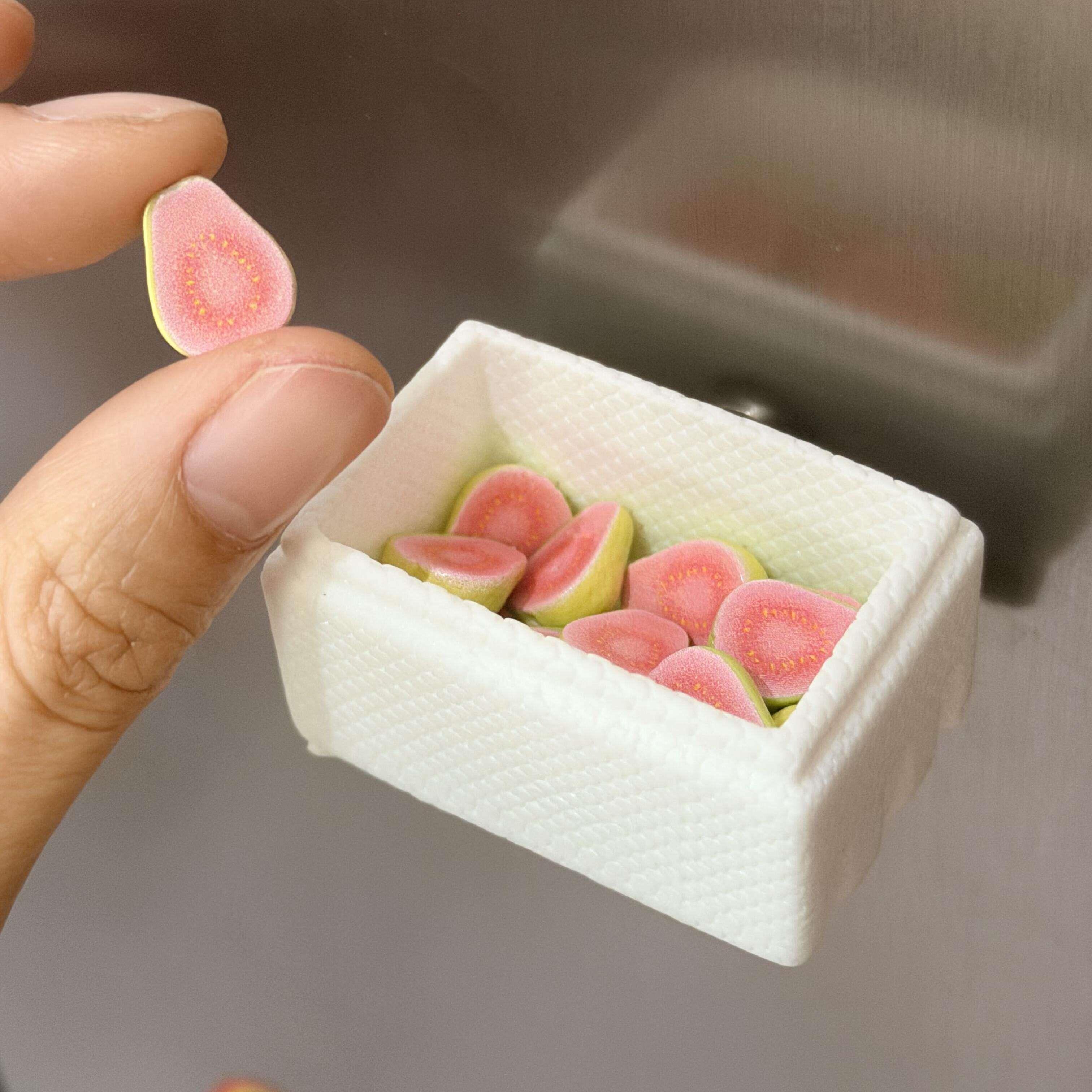 一箱芭乐~冰箱贴泡沫箱水果彷真水果芭乐微缩玩具创意磁性贴摆件.