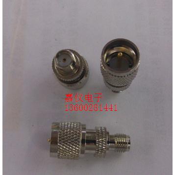 对讲机转接头FME/SMA-JK摩托罗拉手台转换头MOTOROLA转BNC母头
