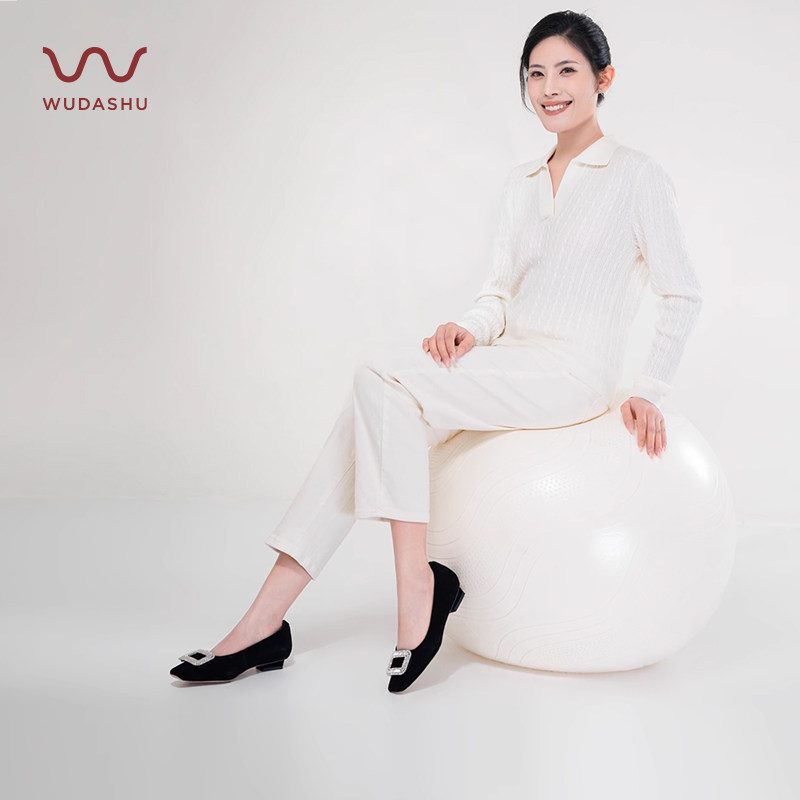 吴大叔2025秋冬经典方头单鞋时尚水钻平底鞋舒适简约通勤大码女鞋