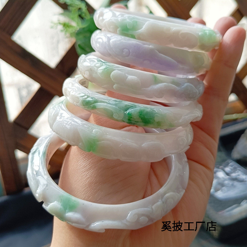 翡翠A货仿古雕花手镯细糯种水阳绿飘花紫罗兰仿古雕花镯圈口53-58