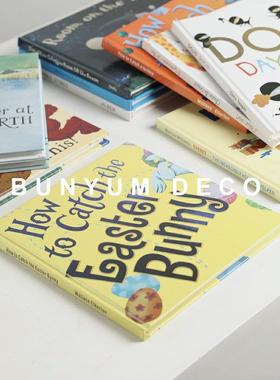 现代样板间儿童房装饰仿真书外文杂志书架道具摆件卡通风彩色绘本