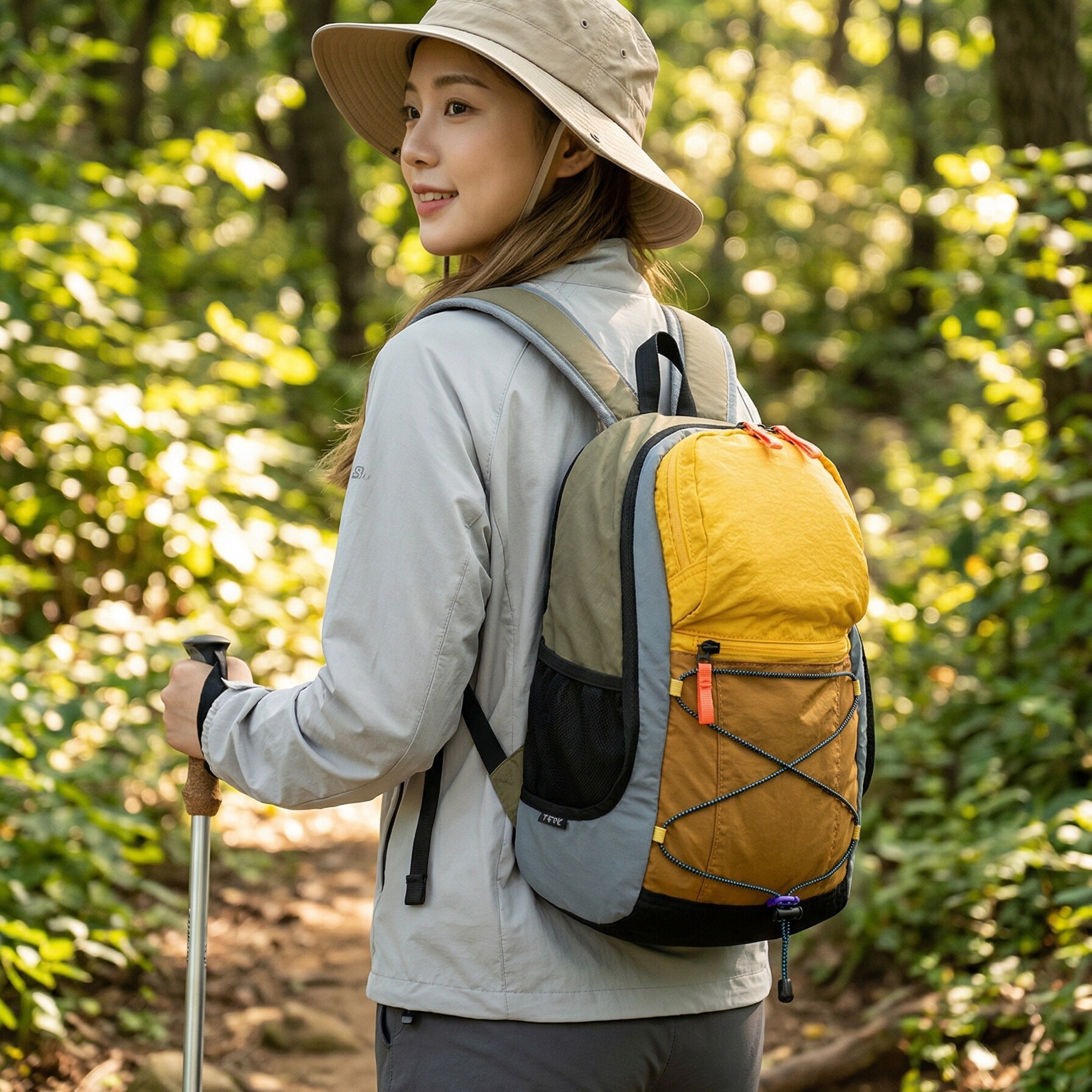 TUCANO/啄木鸟户外徒步登山轻便双肩包新款专业轻量旅行防水背包