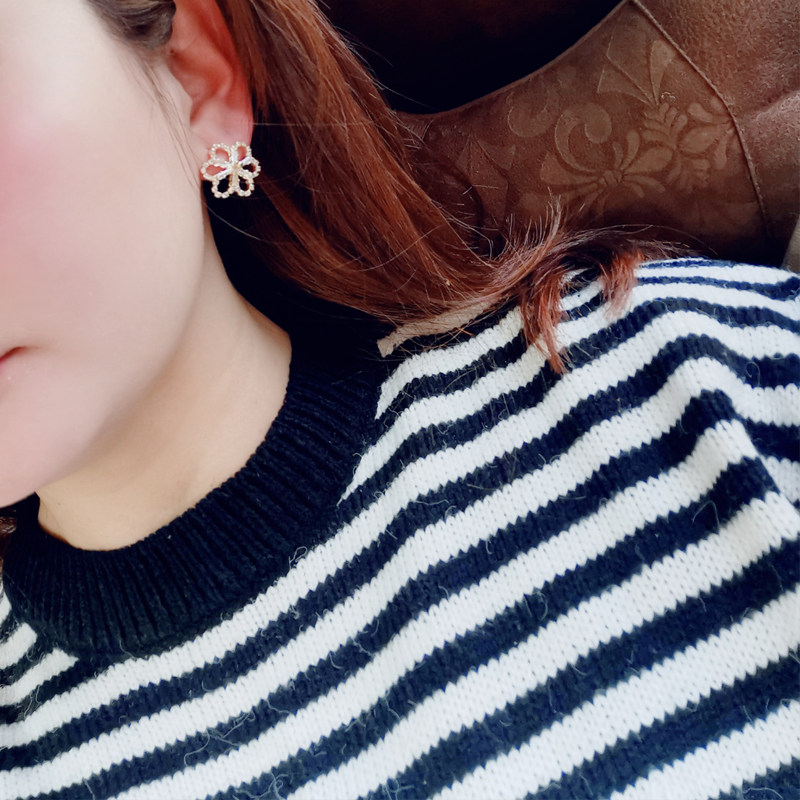 小众设计高级感气质百搭水钻锆石花朵耳钉耳饰女铜镀真金S925银针
