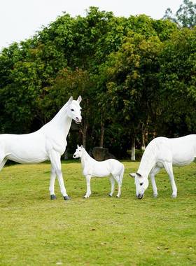 大型户外玻场璃纤维雕塑彷景真物马摆件TOG花园风区农园林景观装
