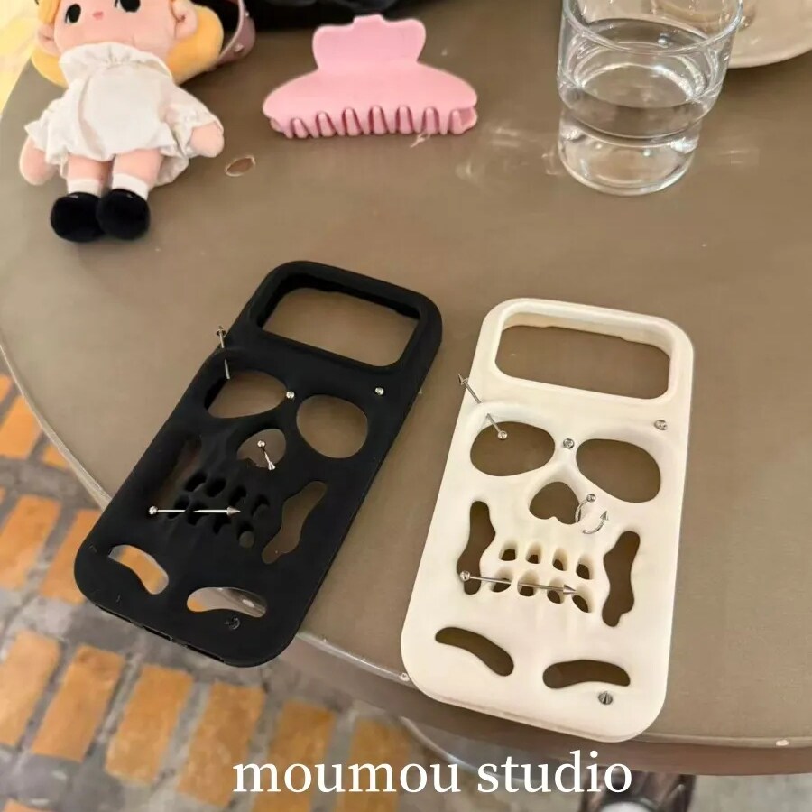 雨柠个性暗黑风格骷髅铆钉适用于苹果17promax手机壳iPhone16新款15个性创意小众日韩14防摔保护套