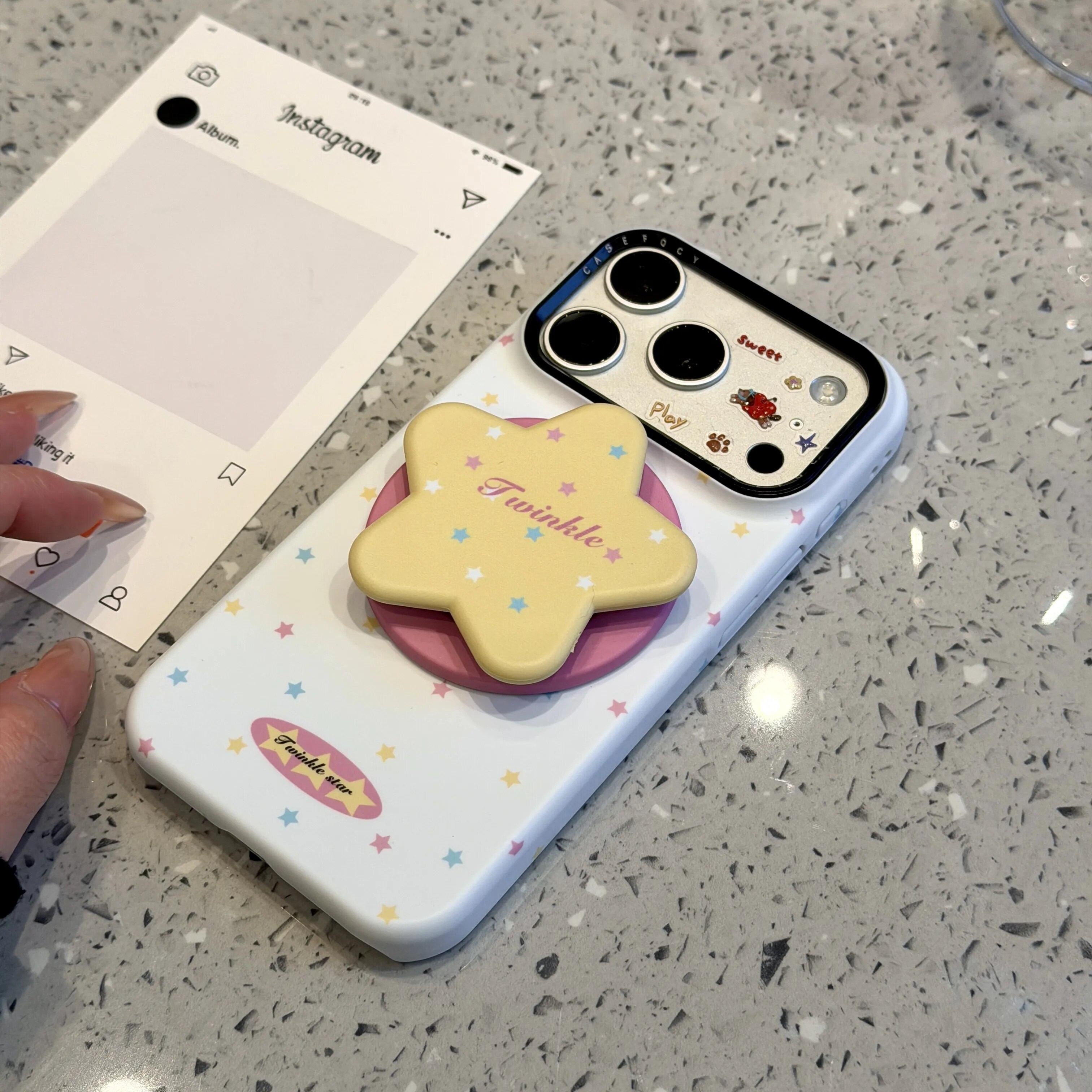 雨柠ins白底彩色星星磁吸适用于iphone17promax新款小清新苹果16简约小众15个性创意可爱防摔保护套
