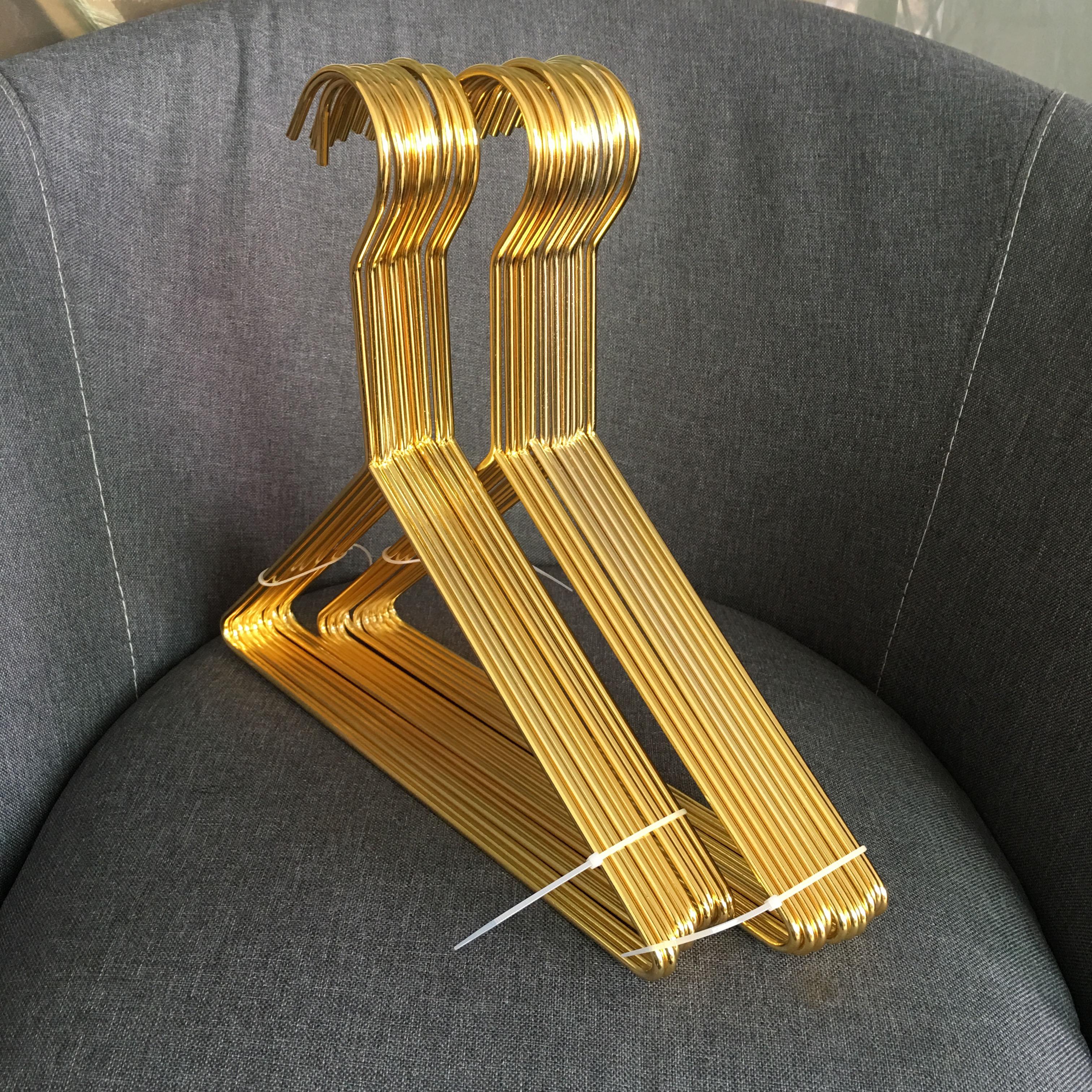 北欧金色儿童衣架三角形 金属几何长钩服装店衣架 毛巾童装展示架