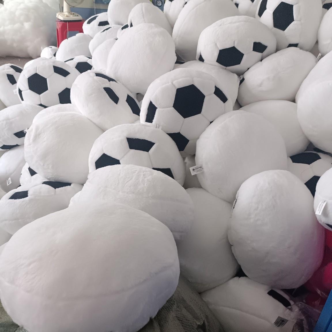 创意篮球毛绒枕毛绒填充运动球背垫柔软运动玩具礼品家居沙发装饰