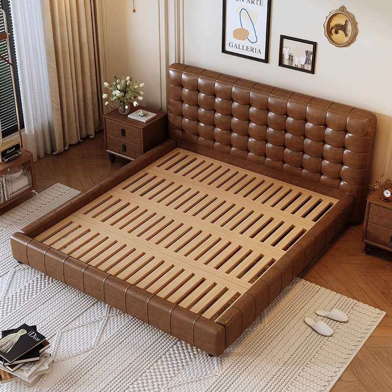 复古风宜氧云悠悠床榉木排骨架油蜡皮佛山家具厂双人方格拉扣婚床