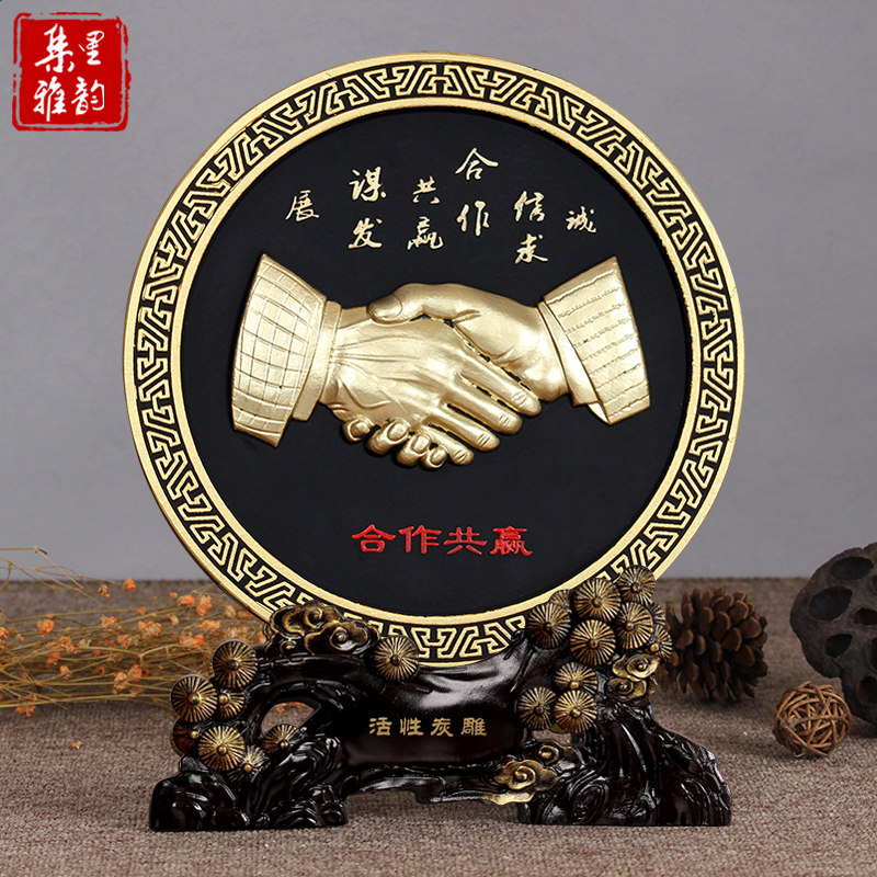 工艺品合作共赢握手商务礼品公司企业家办公室饰品