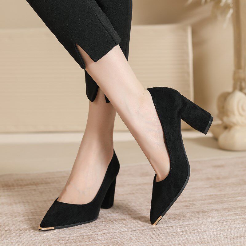 黑色高跟鞋女粗跟不累脚尖头防踢工作单鞋胖脚宽脚大码41-43女鞋