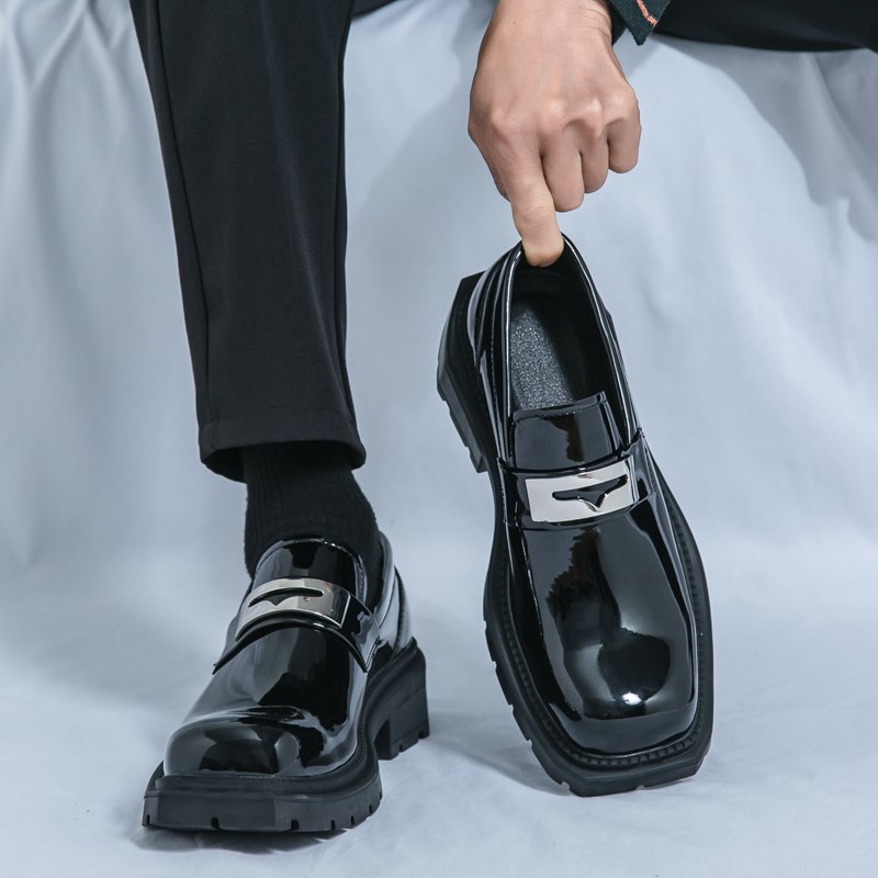 方头男鞋小众设计男生皮鞋一脚蹬亮面厚底正装韩版德比鞋影楼拍照