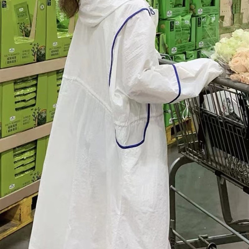 白色长款防晒衣女夏季2024新款轻薄透气开衫带帽风衣防晒服外套潮