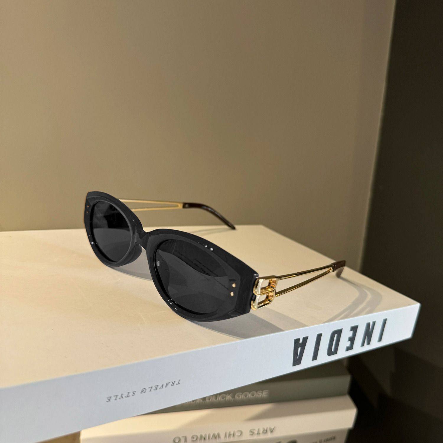 韩版猫眼墨镜女复古显脸小防晒防紫外线金属老钱风高级感太阳镜男