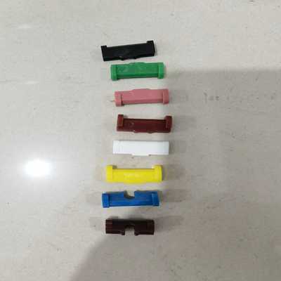 议价细纱隔距块，全新大概50000个，颜色多样如图。打包500不