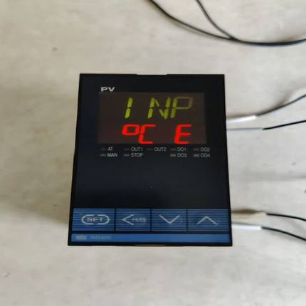 议价原装RKC日本理化温控表：RD400，CODE：FE01-8