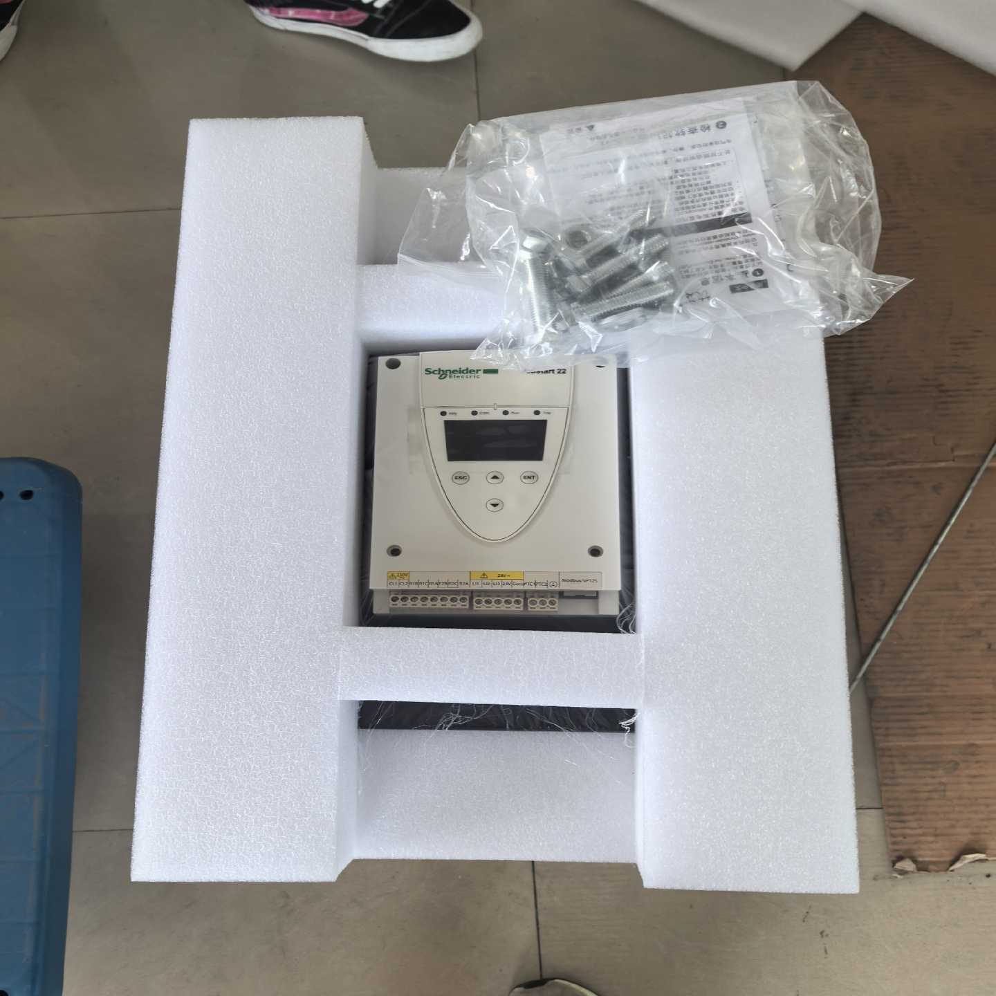 上新一台工程剩余尾货ATS22C32Q--议价商品