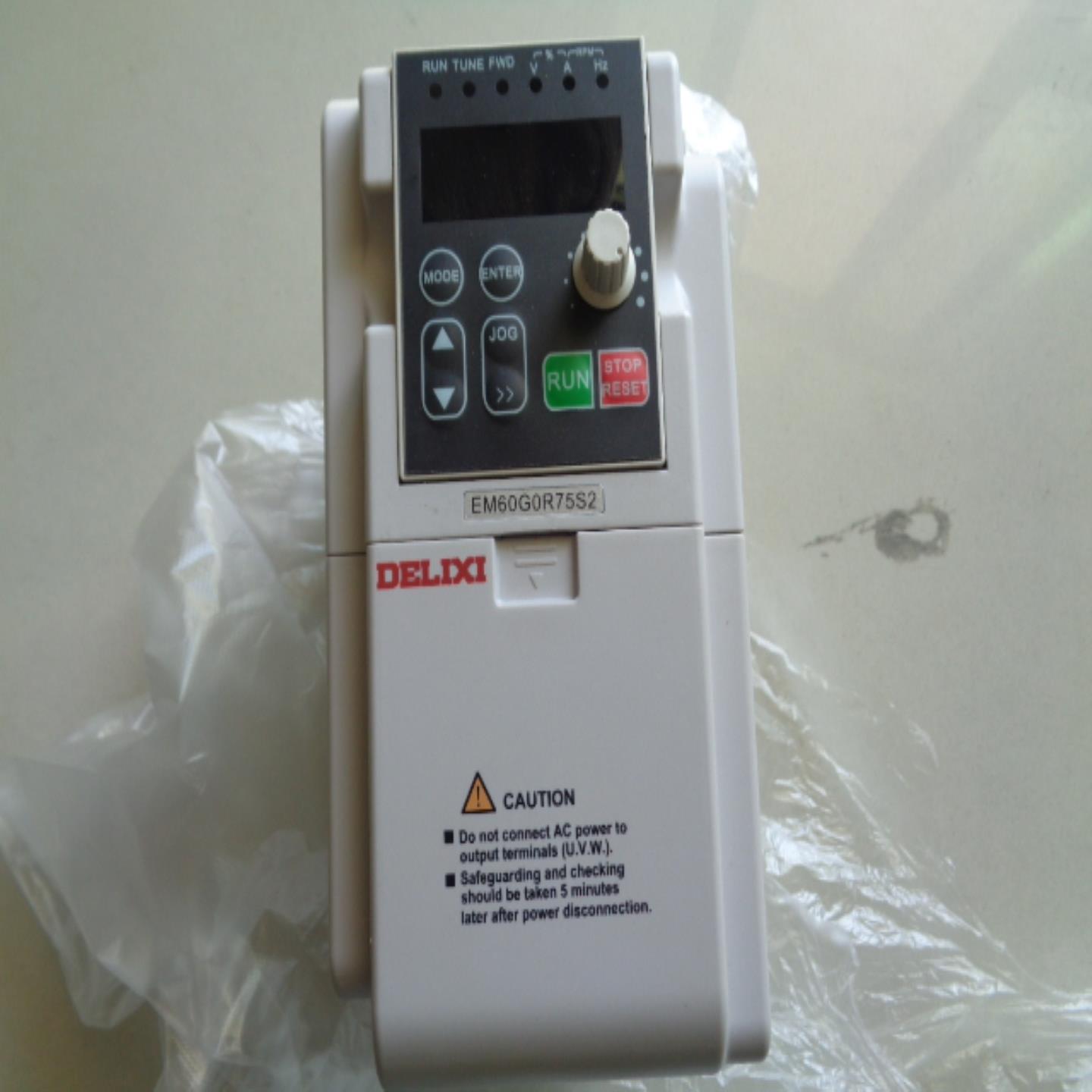 德力西变频器CDI-EM60GOR75S2 功能正常 实物图片询价