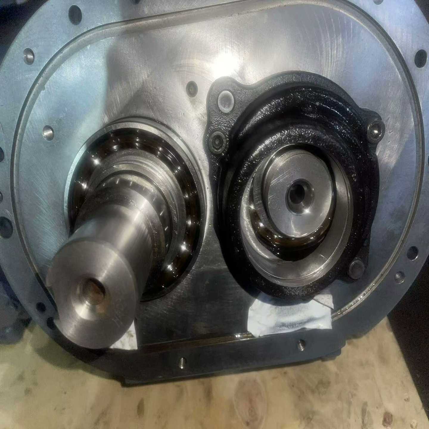 议价阿特拉斯空压机YC142主机，实物拍摄现货/维修