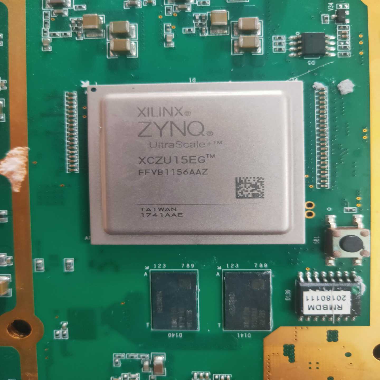 XCZU15EG-1FFVB1156I1个--议价商品