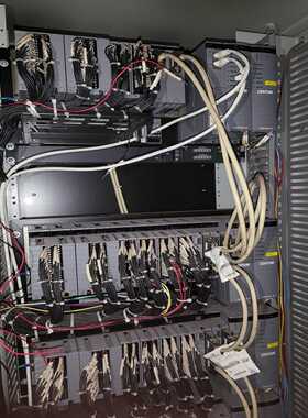 出横河YOKOGAWAPLC，型号有CP451-10，SB