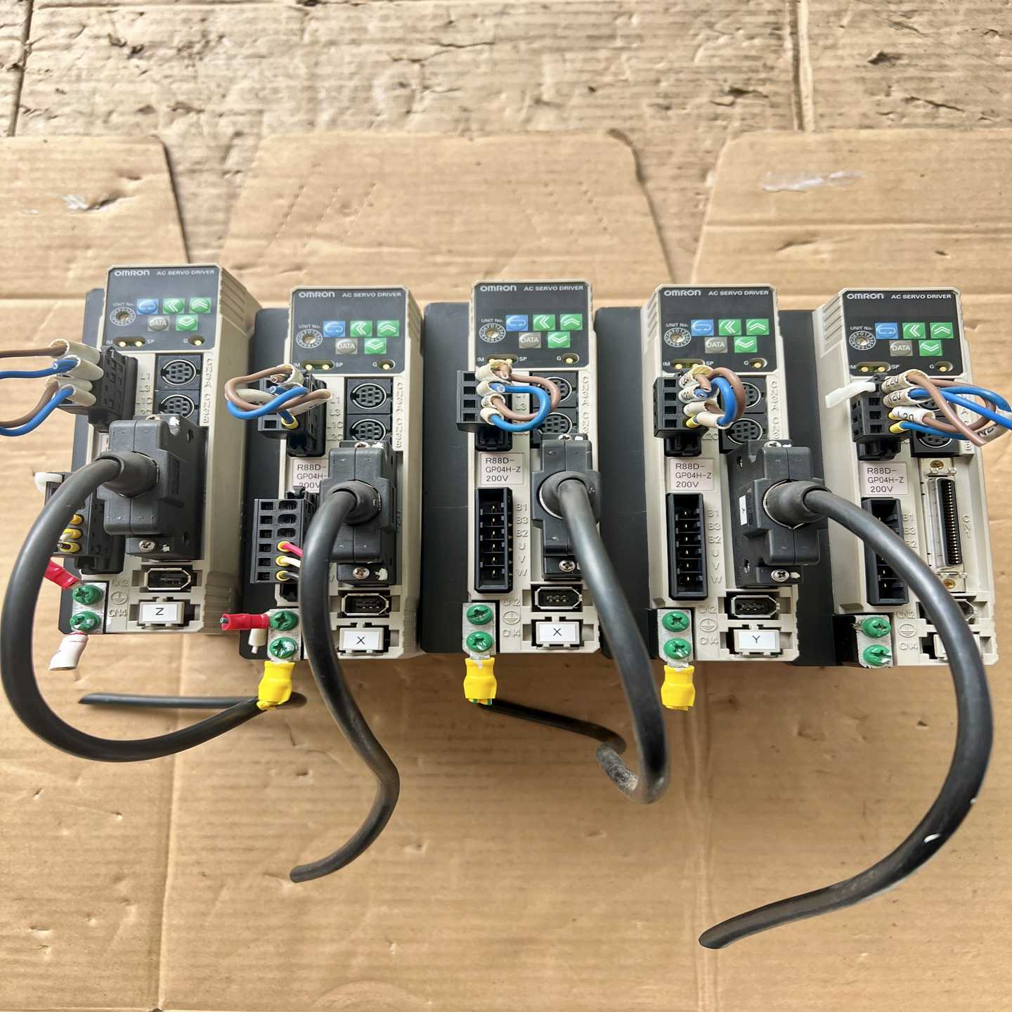欧姆龙OMRON伺服驱动器R88D-GP04H-Z5台4--议价商品