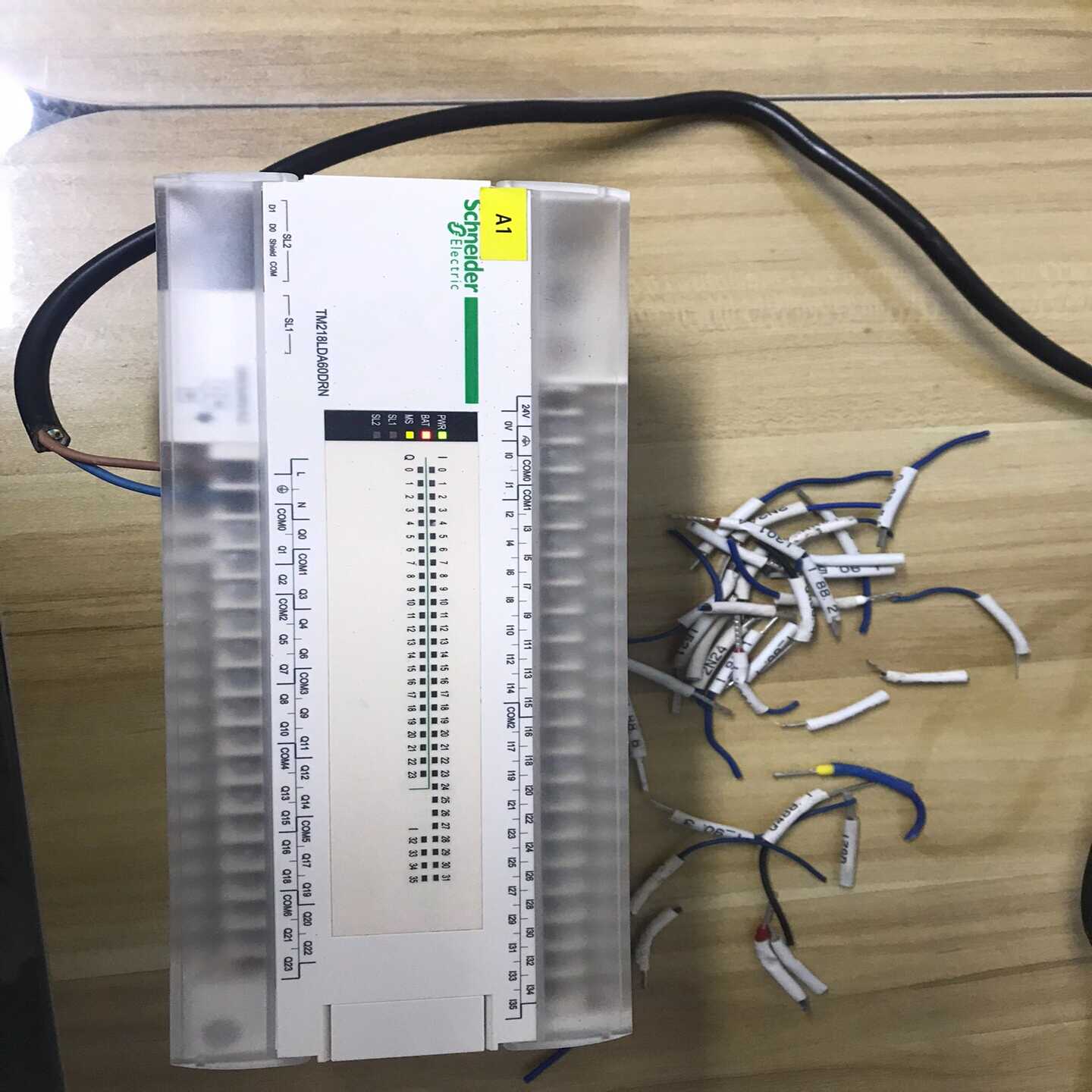 施耐德PLC，TM218LDA60DRN、TM2DOCKN、-议价