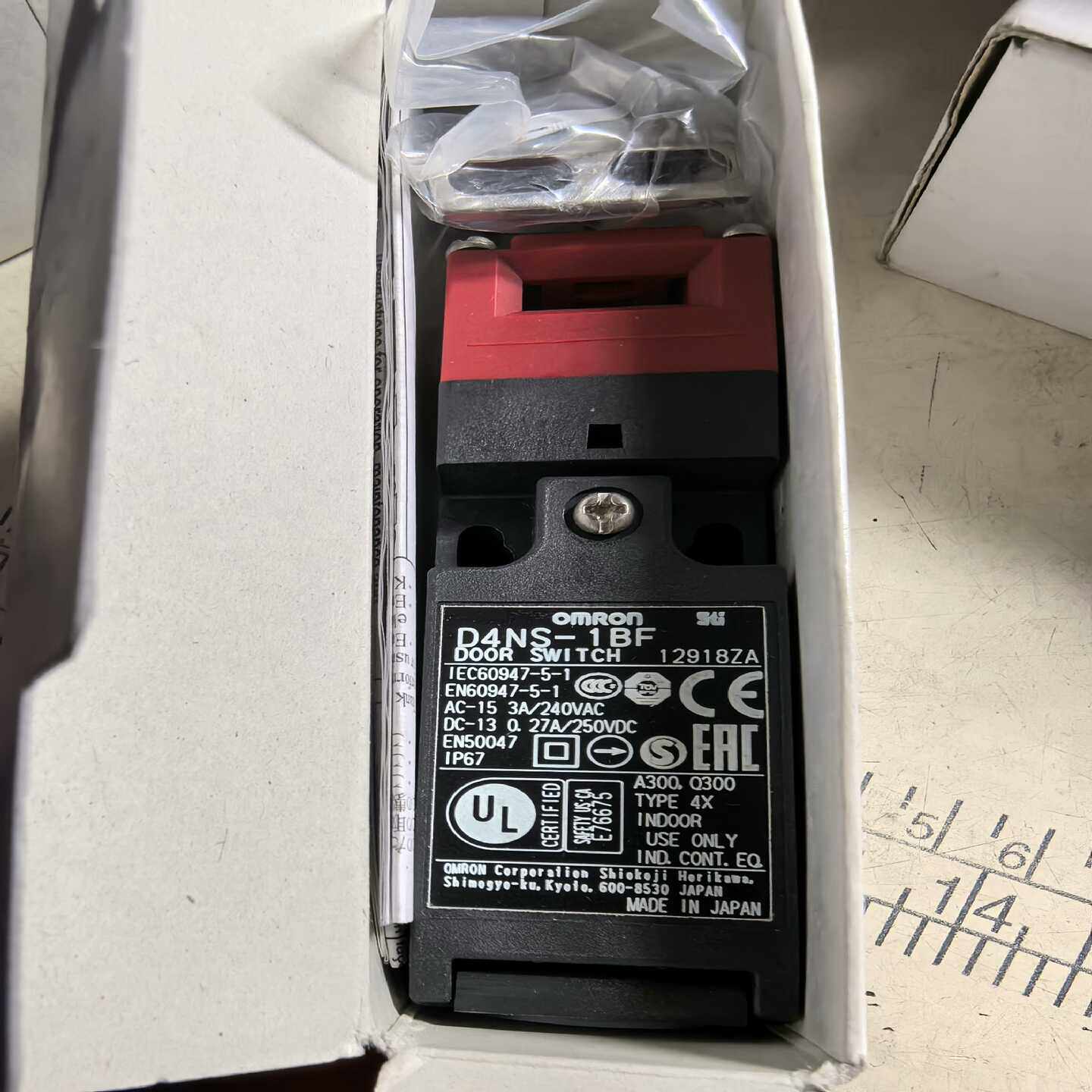 安全门锁开关D4NS-1BF带包装2个询价